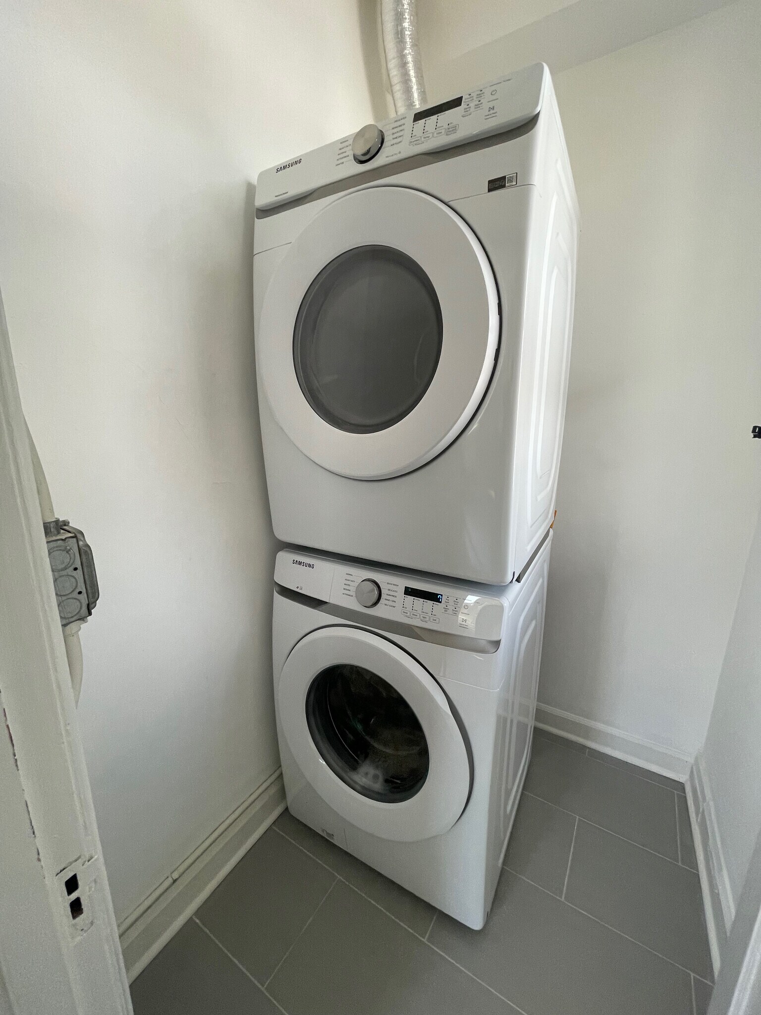 Washer/Dryer - 4737 N Maplewood Ave