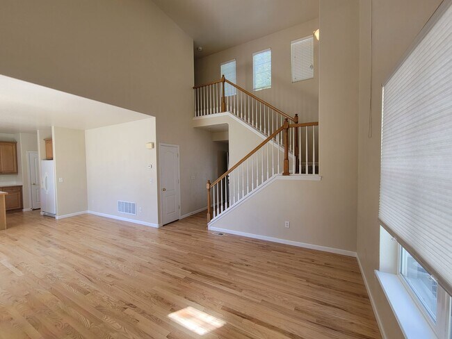 Building Photo - West Longmont 2 story single family home f...