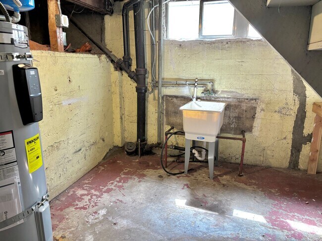 Building Photo - KLEEK03