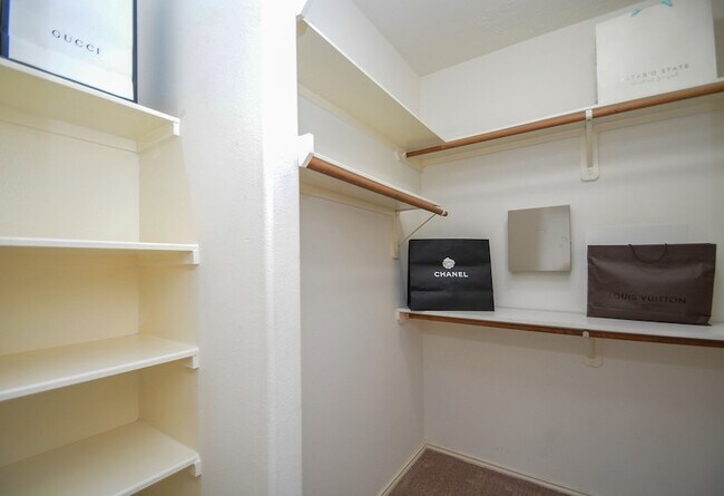 Building Photo - 9203 Kransbury Ln