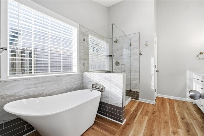 Building Photo - 2335 Winthrope Way Dr