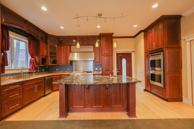 Building Photo - 67 Anderson Pond Rd