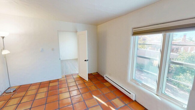 Building Photo - 901 Galisteo St