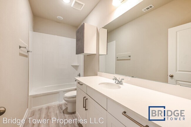 Building Photo - 4 br, 2.5 bath House - 4072 Dayton Drive