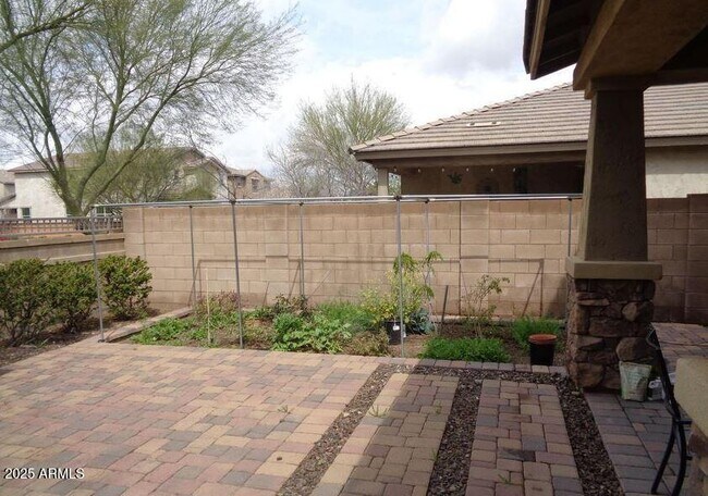 Building Photo - 240 N Senate St