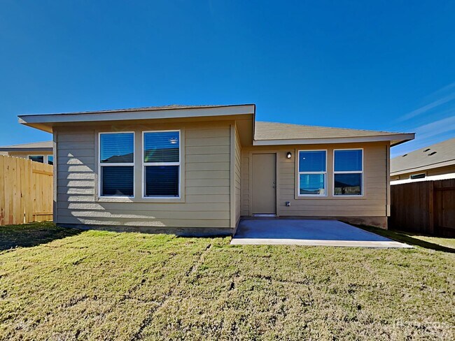 Building Photo - 5217 Saddle Clb Dr