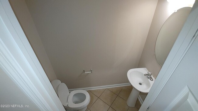 Building Photo - 5956 Pavilion Dr