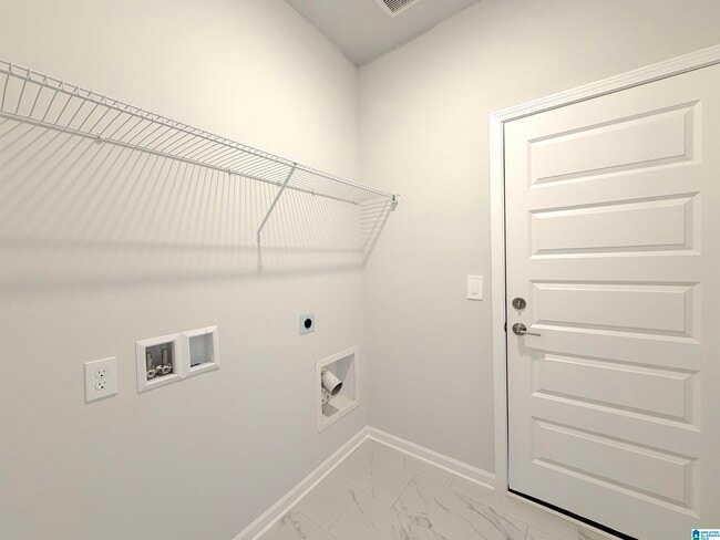 Building Photo - 214 Stockyard Cir