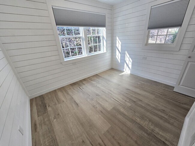 Building Photo - Renovated Cabin In Vilas