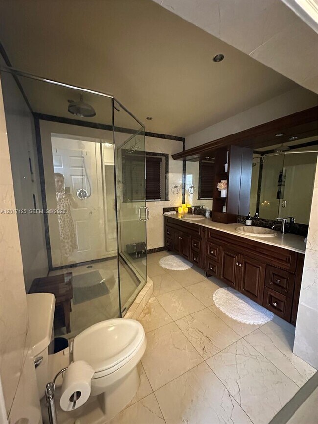 Building Photo - 2908 Bayview Dr