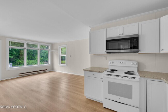 Building Photo - 302 Schoolhouse Rd