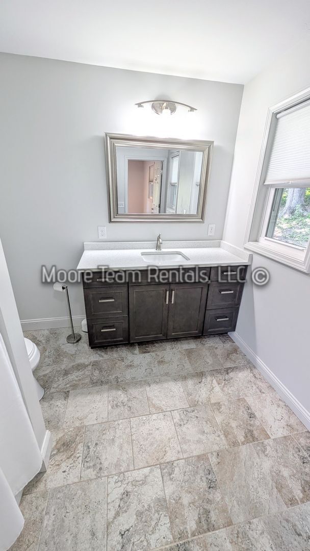 Building Photo - Beautiful Private Ranch House - Stream, Ya...