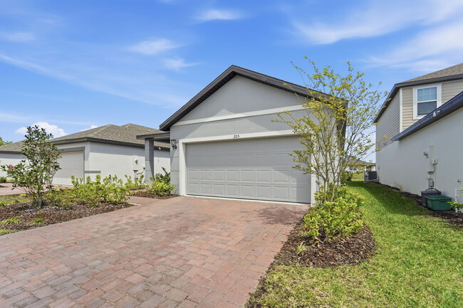 Building Photo - 205 Links Ter Blvd