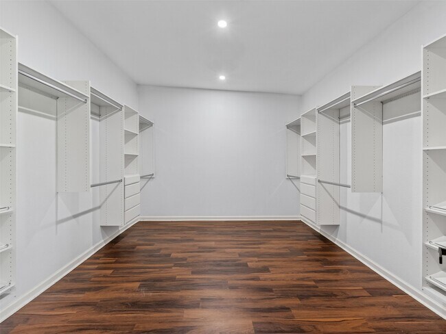 Building Photo - 11515 Iberia Dr