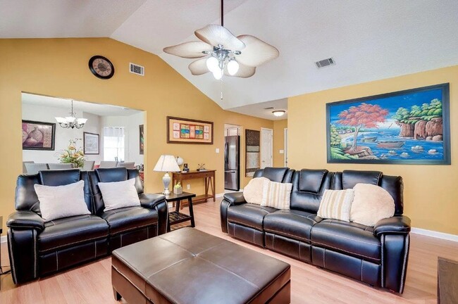 Building Photo - 250 Lafayette Dr