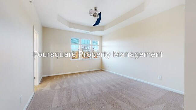 Building Photo - Town Home | Screened Back Porch | One Car ...