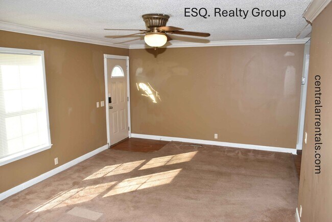 Building Photo - 16801 Cornfield Dr