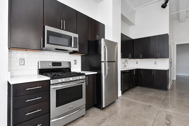 Building Photo - 325 Palisade Ave