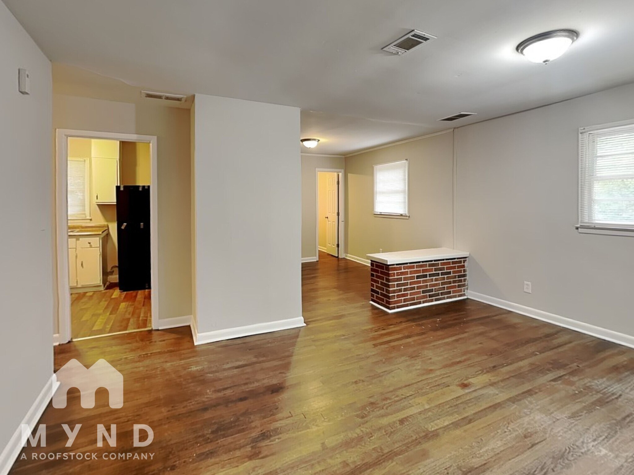 Building Photo - 388 Woodstock Dr SW