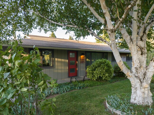 Building Photo - 4264 Belmont Dr