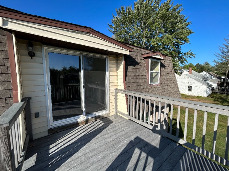 Building Photo - 807 Rainbow Dr