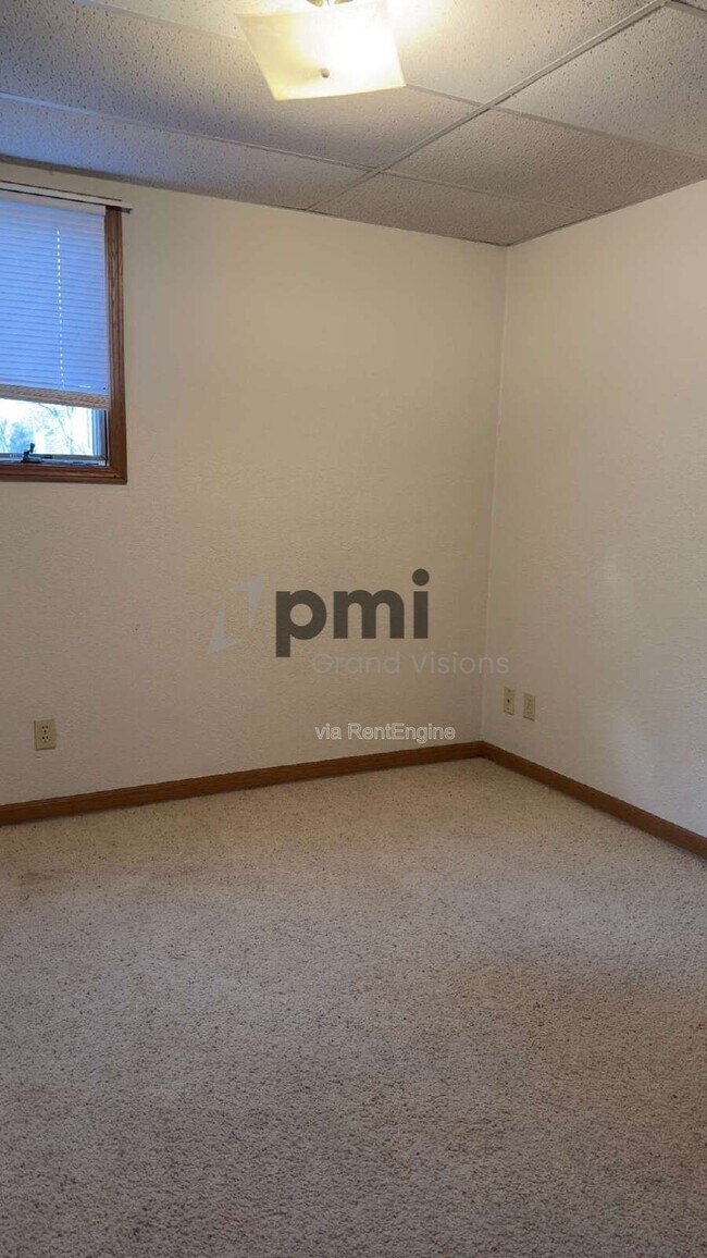 Building Photo - 1103 6th St