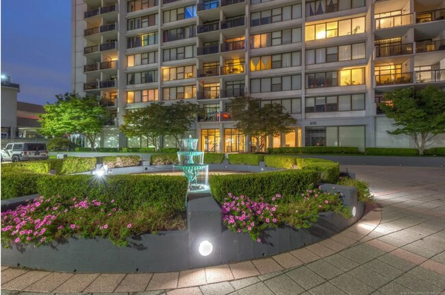 Building Photo - Downtown Tulsa High-Rise Living with Incredible Views and Utilities Included!