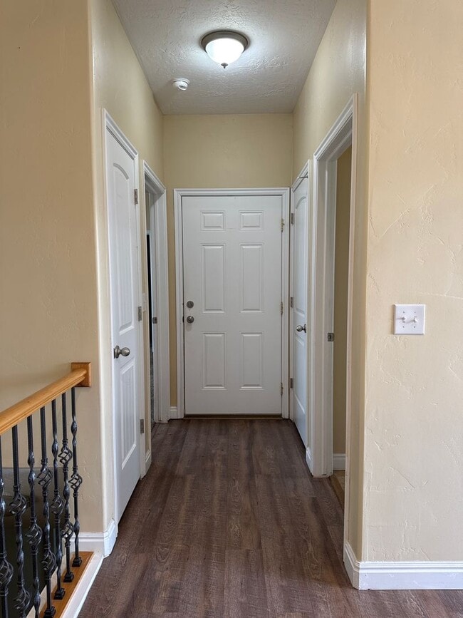 Building Photo - Beautiful 6 bedroom Single Family Home