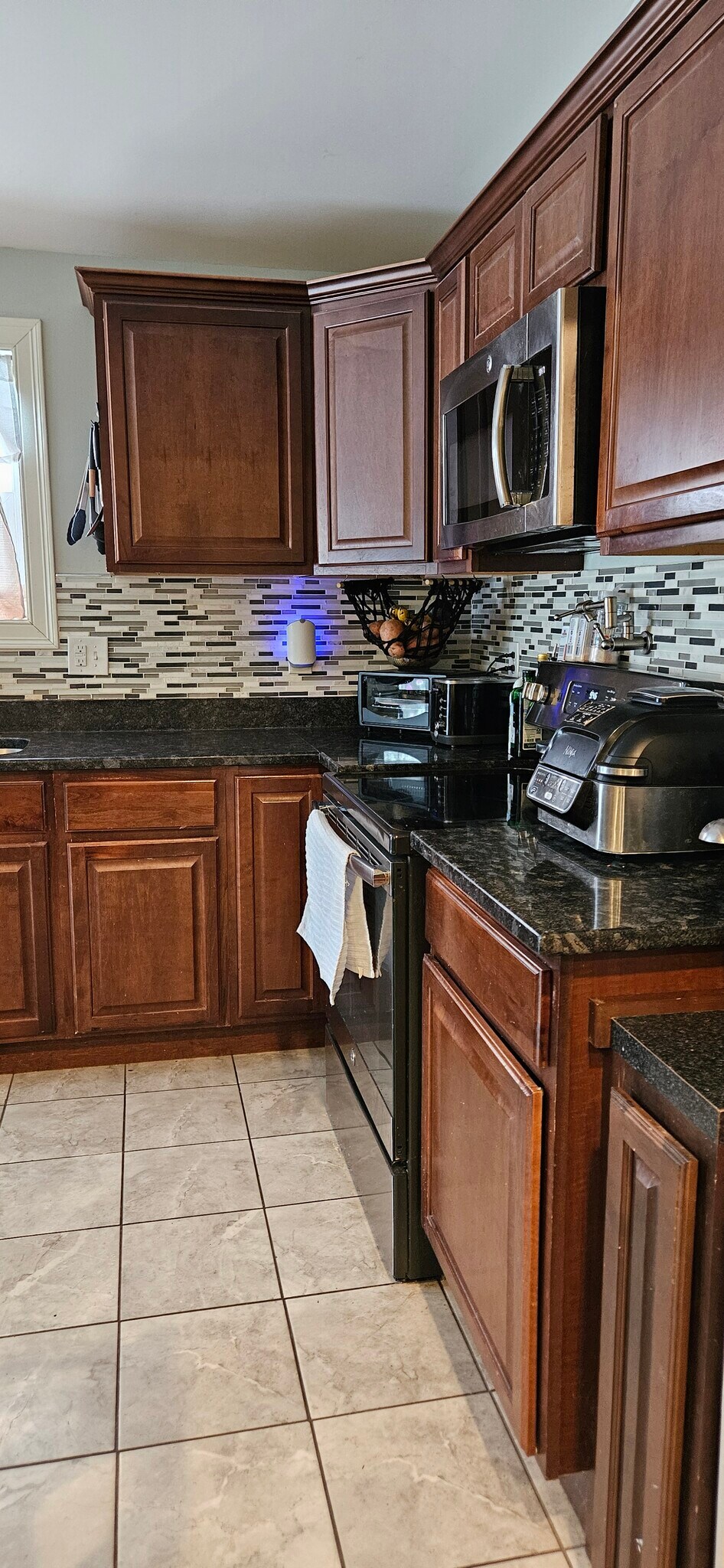 Building Photo - 1142 Cilley Rd