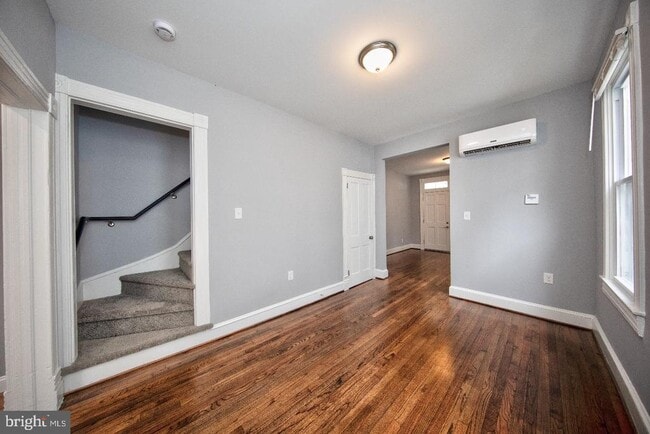 Building Photo - 655 Bourbon St