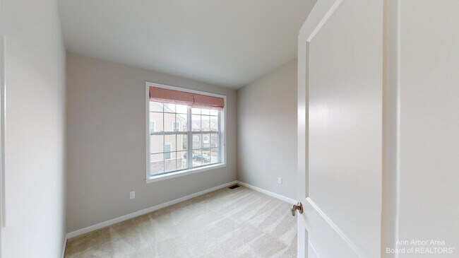 Building Photo - 2794 Ashcombe Dr.