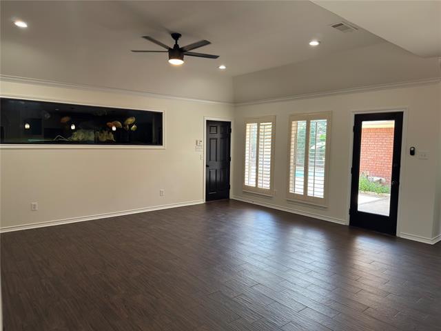 Building Photo - 2101 Tarrant Ln