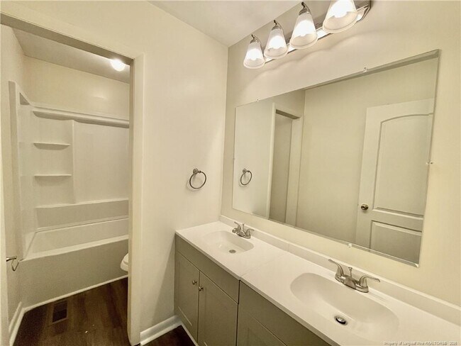 Building Photo - 717 Rockwood Dr