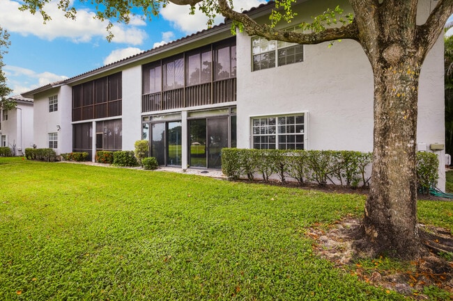Building Photo - 11570 Briarwood Cir