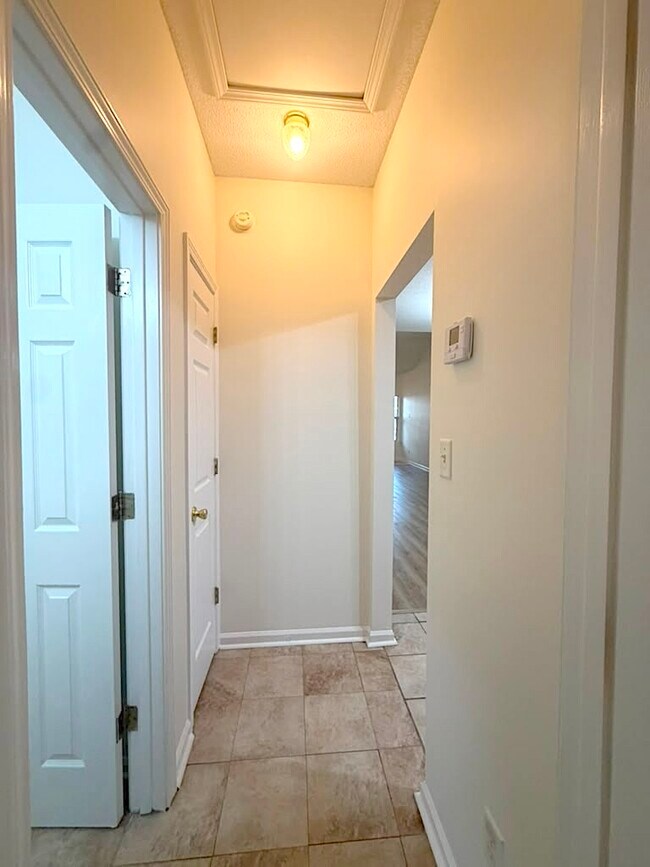 Building Photo - 7751 Lipscomb Dr