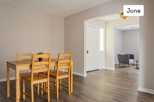 Building Photo - ROOM ONLY in 4-bed/2.0-bath Home