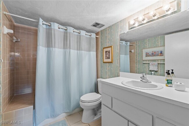 Building Photo - 980 Palm View Dr
