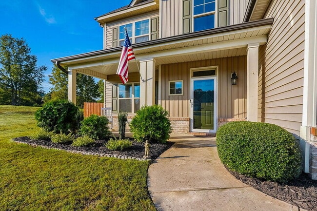 Building Photo - 501 Daylily Ct