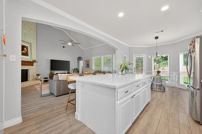 Building Photo - 25214 Evergreen Bend Dr