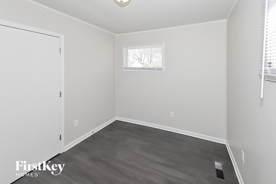 Building Photo - 415 McDermitt Rd