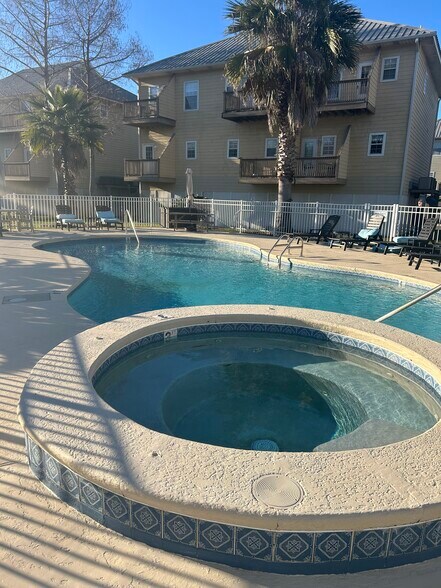 Building Photo - 4 Yacht Club Dr