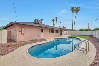 Building Photo - Spacious 6-Bedroom, 4-Bath Pool Home Near ASU Campus