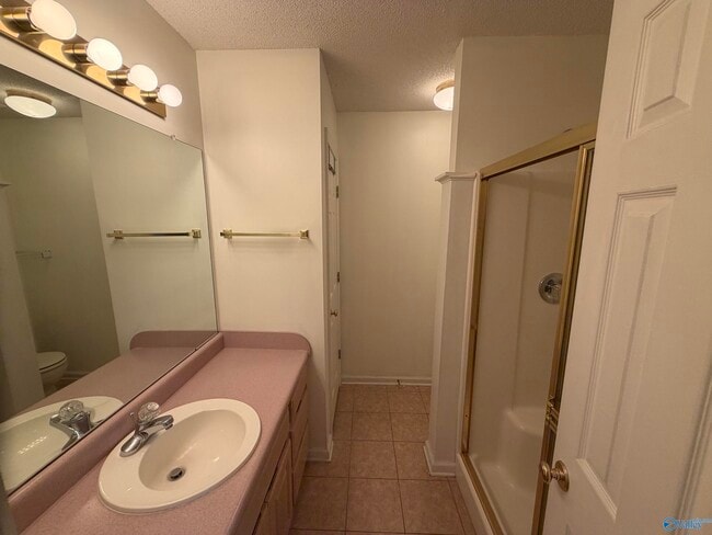 Building Photo - 313 Woodridge Dr SW
