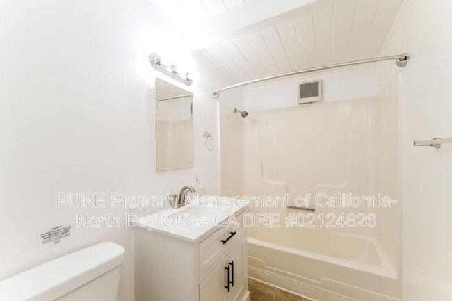 Building Photo - 166 Brush Creek Rd