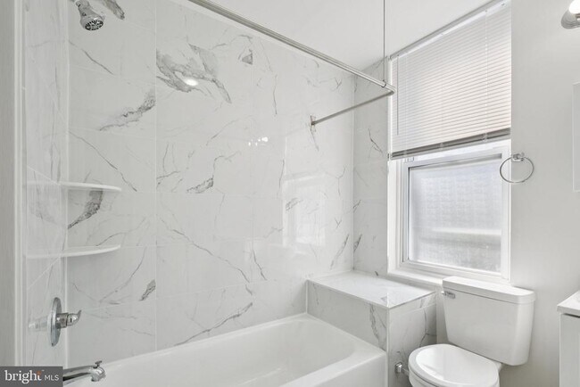 Building Photo - 4447 N 19th St