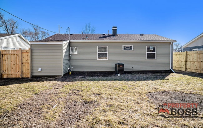 Building Photo - 4216 W 19th Plaza