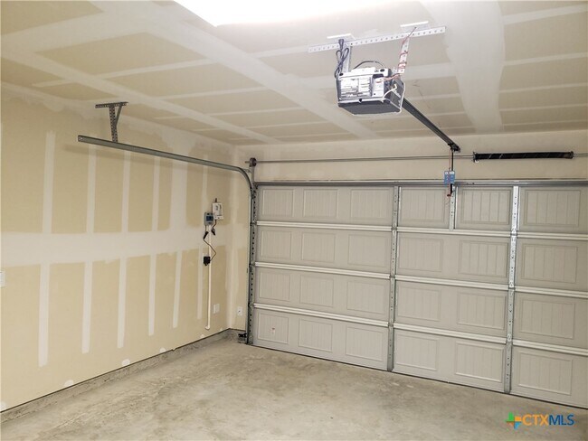 Building Photo - 1909 Euclid Dr