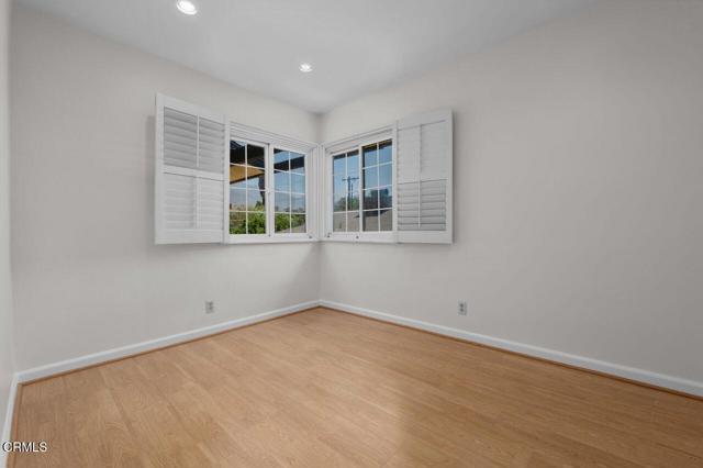 Building Photo - 385 Cliff Dr