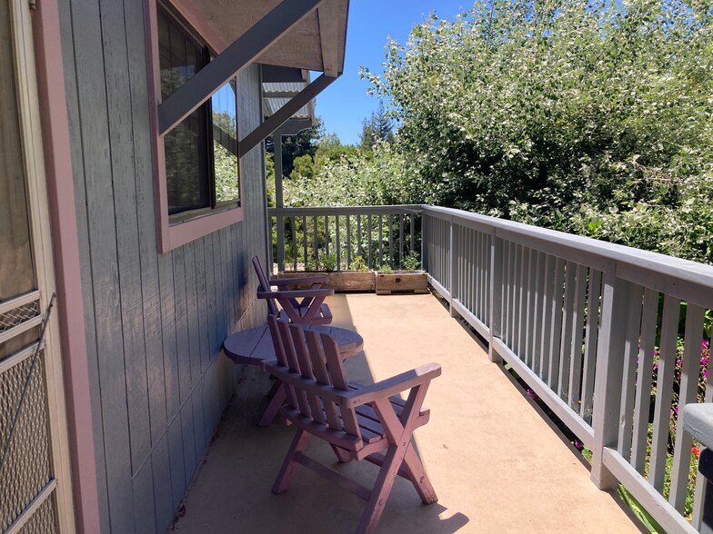 Front Porch Deck - 855 Granite Ridge Dr
