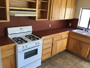 Building Photo - <b>2 Bedroom Home with Large Yard<br><br>